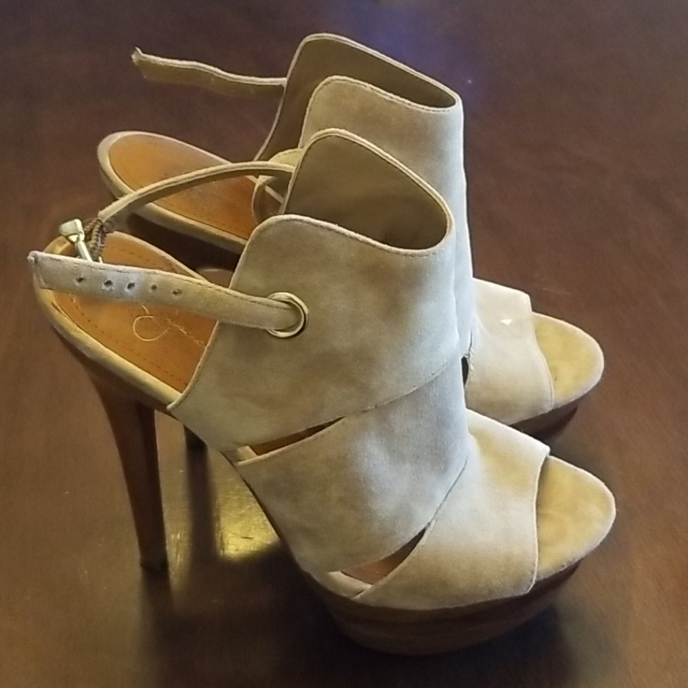 Jessica Simpson high heels